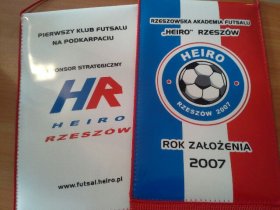 Proporczyk drużyny 1 ligi futsalu Heiro Rzeszów